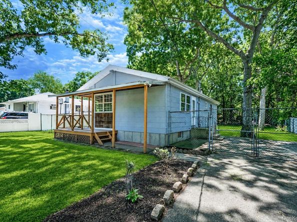 66 Norfleet Lane, Coram NY 11727