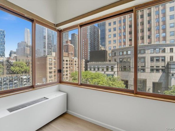 350 W 50th Street 6N, New York (Manhattan) NY 10019