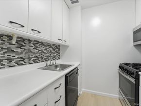 350 W 50th Street 6N, New York (Manhattan) NY 10019