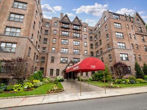 143 Garth Road 5L, Scarsdale NY 10583