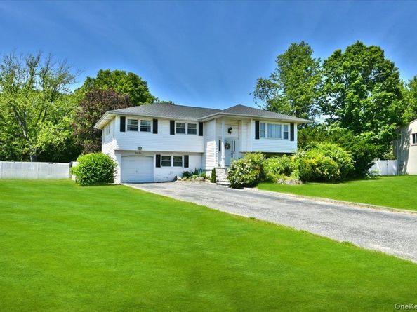 44 Peppermint Road, Commack NY 11725