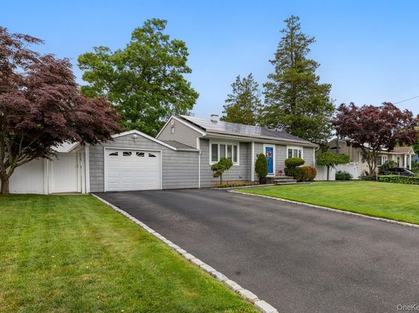 1032 Thompson Drive, Bay Shore NY 11706