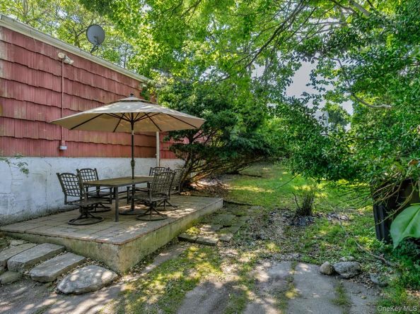 97 Maple Road, Rocky Point NY 11778