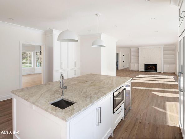 19 Stone Fence Lane, Stamford CT 06903