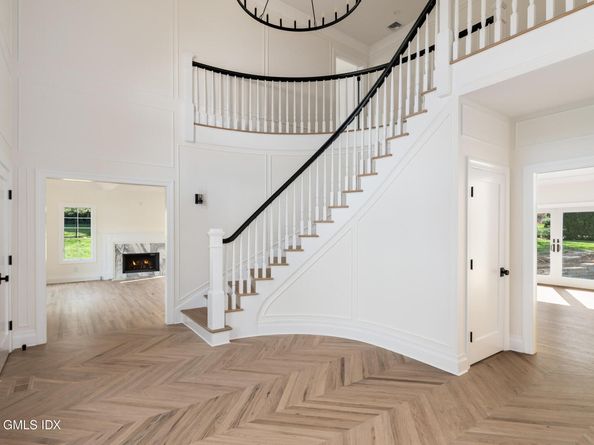 19 Stone Fence Lane, Stamford CT 06903