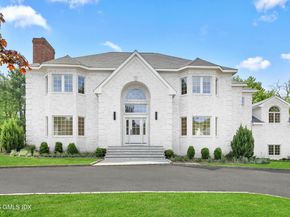 19 Stone Fence Lane, Stamford CT 06903