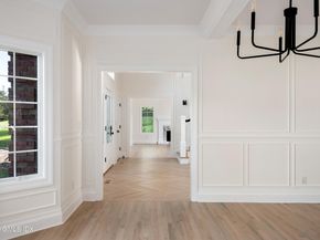 19 Stone Fence Lane, Stamford CT 06903