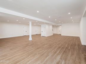 19 Stone Fence Lane, Stamford CT 06903