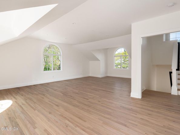 19 Stone Fence Lane, Stamford CT 06903
