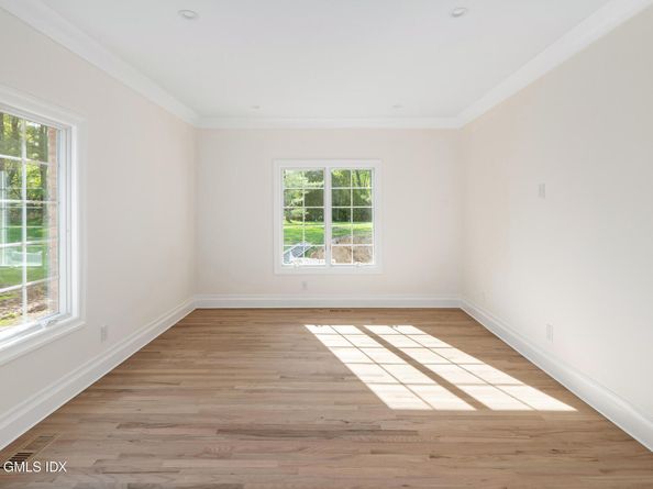 19 Stone Fence Lane, Stamford CT 06903
