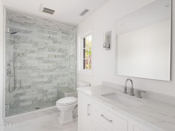 19 Stone Fence Lane, Stamford CT 06903