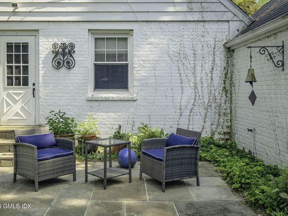 33 Halsey Drive, Old Greenwich CT 06870