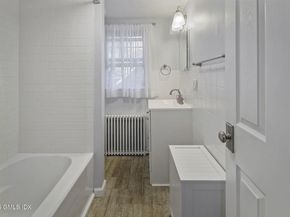 33 Halsey Drive, Old Greenwich CT 06870