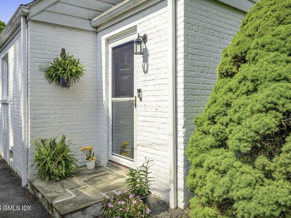 33 Halsey Drive, Old Greenwich CT 06870