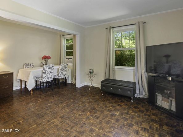 33 Halsey Drive, Old Greenwich CT 06870