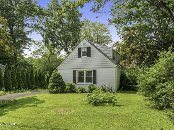 33 Halsey Drive, Old Greenwich CT 06870