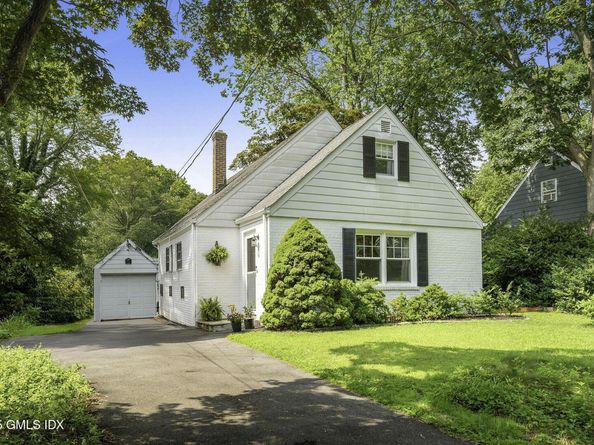 33 Halsey Drive, Old Greenwich CT 06870