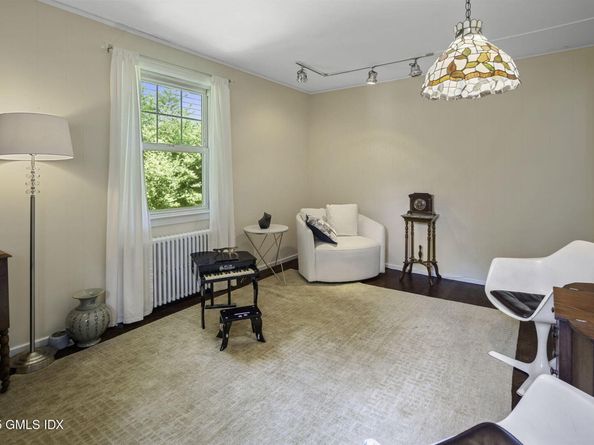 33 Halsey Drive, Old Greenwich CT 06870