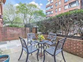 11 Lafayette Court 1C, Greenwich CT 06830
