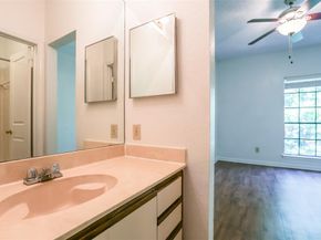 912 W 22nd ST 208, Austin TX 78705