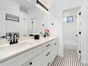 1500 Sylvan Glade 1A, Austin TX 78745