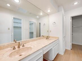 6820 N Cypress Point 22, Austin TX 78746
