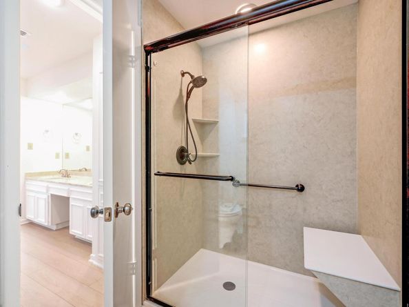 6820 N Cypress Point 22, Austin TX 78746