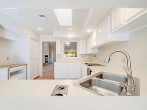 6820 N Cypress Point 22, Austin TX 78746
