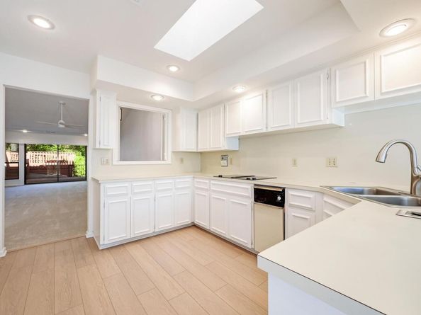 6820 N Cypress Point 22, Austin TX 78746