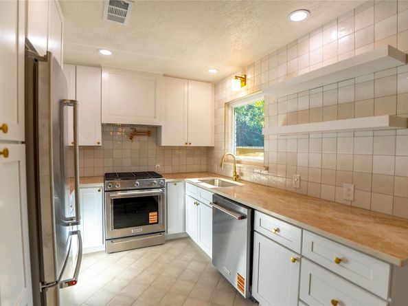 7700 Robalo RD, Austin TX 78757