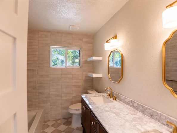 7700 Robalo RD, Austin TX 78757
