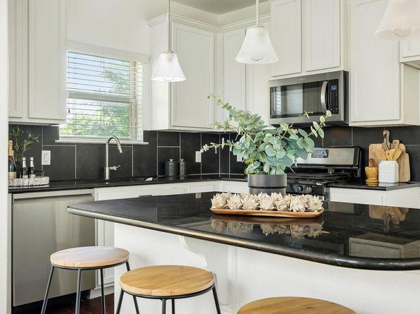 800 Totis RD, Austin TX 78748