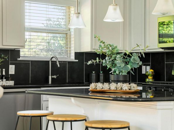 800 Totis RD, Austin TX 78748