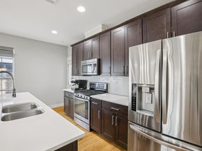 1910 E 10th ST, Austin TX 78702