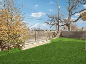 1910 E 10th ST, Austin TX 78702