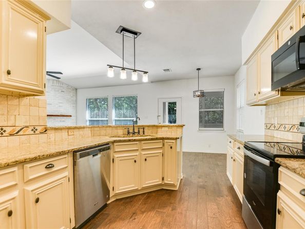 243 Mooring CIR B, Lakeway TX 78734