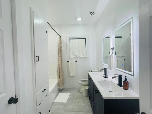 1403 Newfield LN, Austin TX 78703