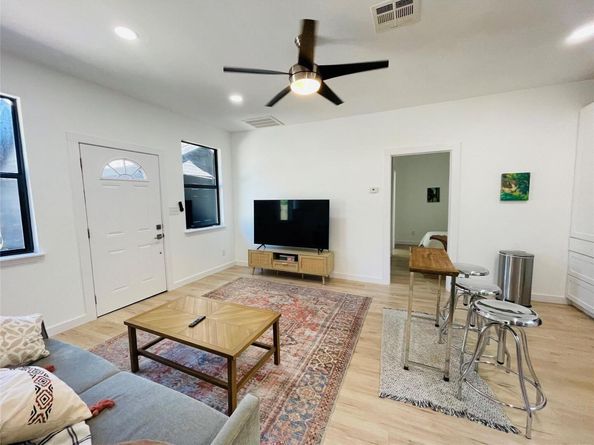 1403 Newfield LN, Austin TX 78703