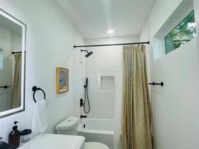 1403 Newfield LN, Austin TX 78703