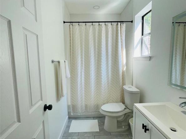 1403 Newfield LN, Austin TX 78703