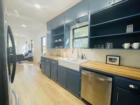 1403 Newfield LN, Austin TX 78703