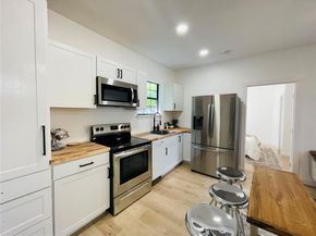 1403 Newfield LN, Austin TX 78703