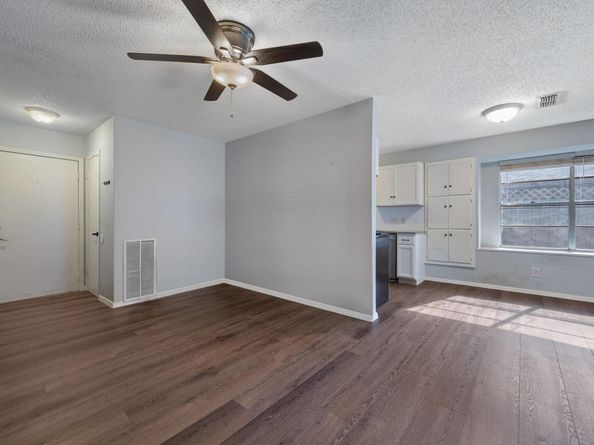 6504 Clubway LN, Austin TX 78745