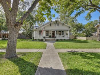 1806 S Main ST