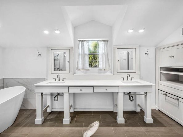 1806 S Main ST, Georgetown TX 78626