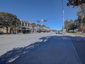 1806 S Main ST, Georgetown TX 78626