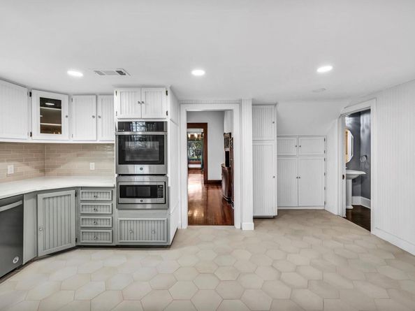 1806 S Main ST, Georgetown TX 78626