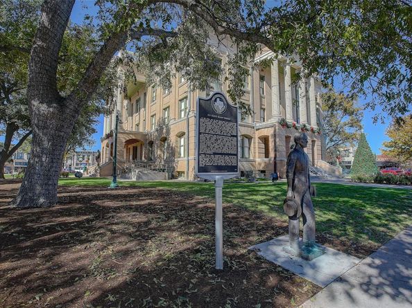 1806 S Main ST, Georgetown TX 78626