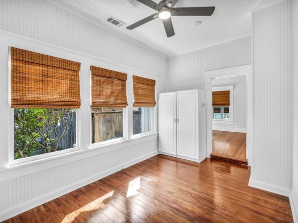 1806 S Main ST, Georgetown TX 78626