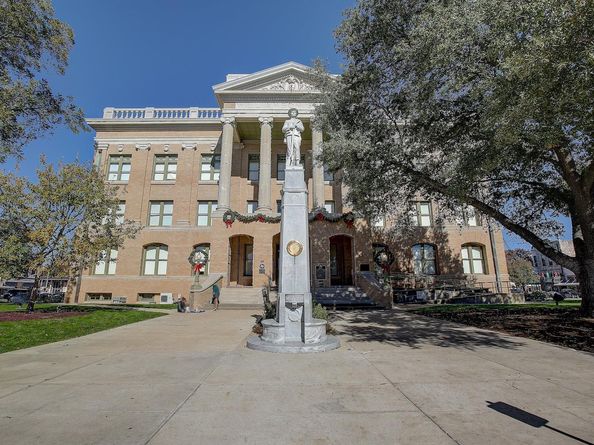 1806 S Main ST, Georgetown TX 78626